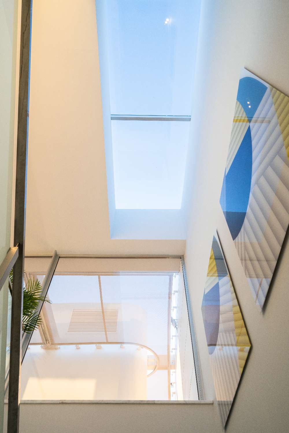 Favoloso attico duplex con 4 camere da letto con vista panoramica sul mare. Interior Design di Aalto incluso nel prezzo.