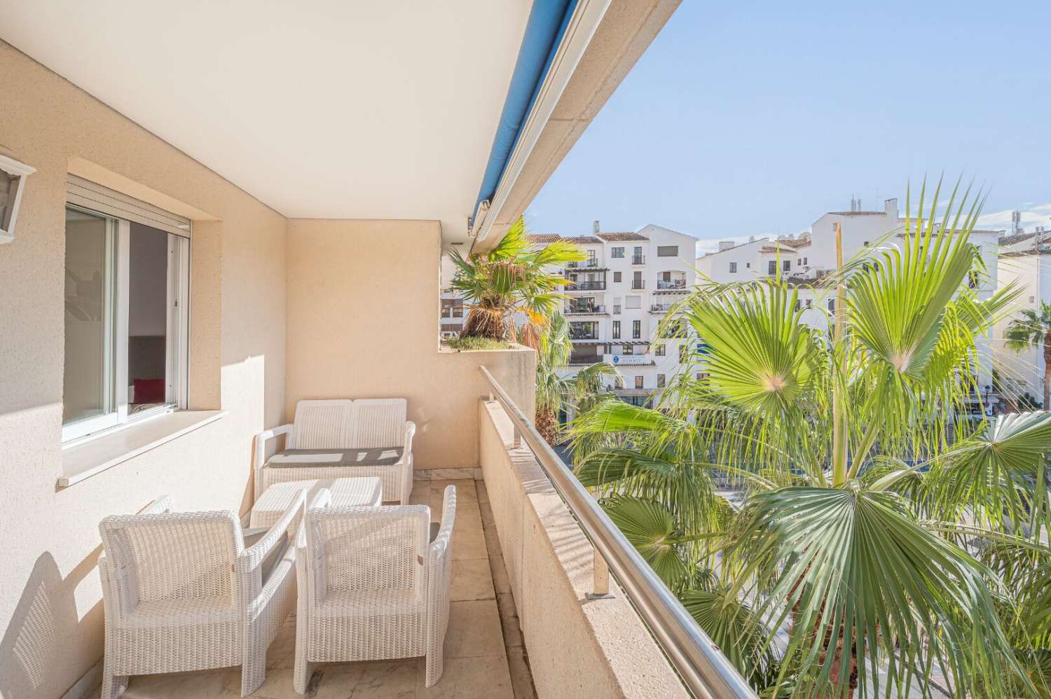 Huoneisto myytävänä Puerto Banus Marbellassa