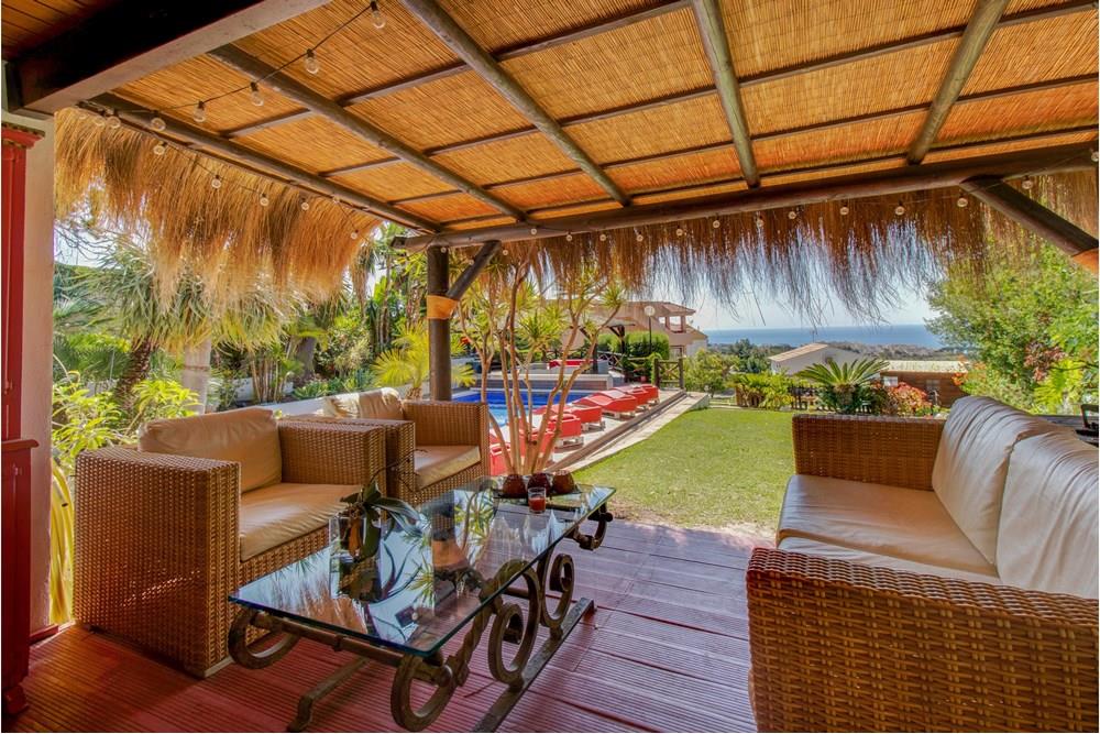 Villa til salg med panoramaudsigt i Benalmadena by