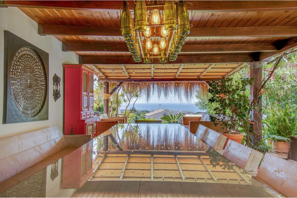 Villa zum Verkauf mit Panoramablick in der Stadt Benalmadena