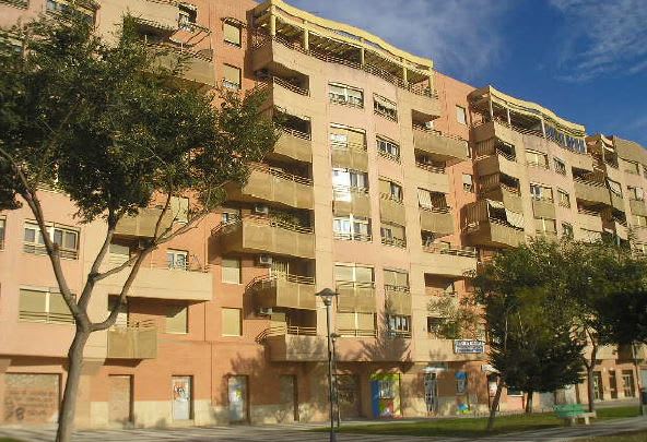 sale of apartments, flats and chalets in different areas of Malaga without possession or occupied