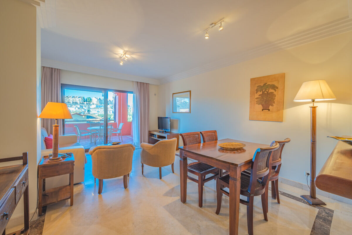 Venta apartamento en complejo Vasari Puerto Banus Marbella