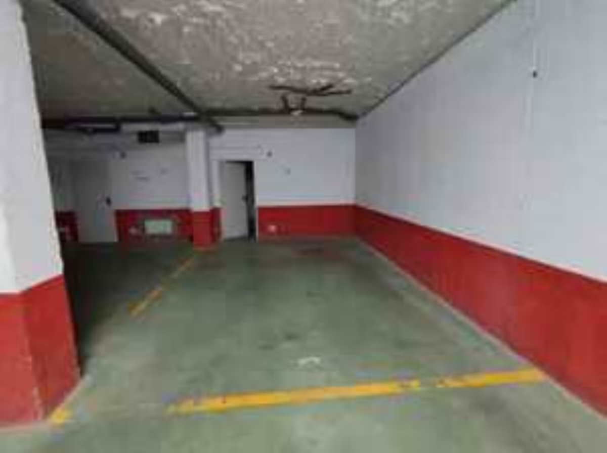 Venta lote 8 plazas de garajes con trasteros muy amplios en Sotogrande Cadiz