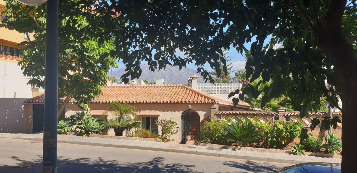 Pohjakerroksen asunto myytävänä Marbellassa