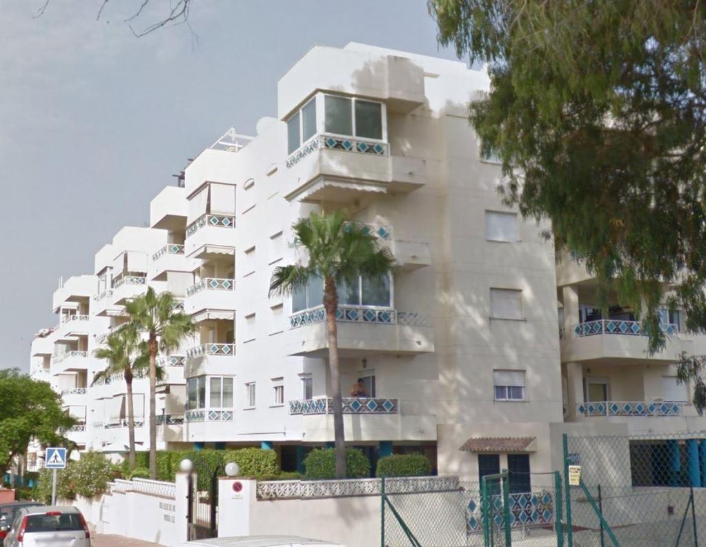 Venda plaça garatge a residencial Arenal Marbella