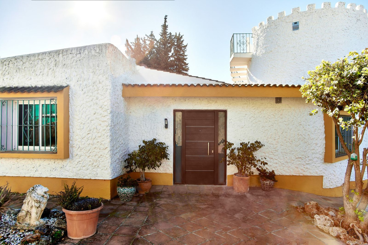 Villa zum Verkauf in Alhaurin el Grande Málaga