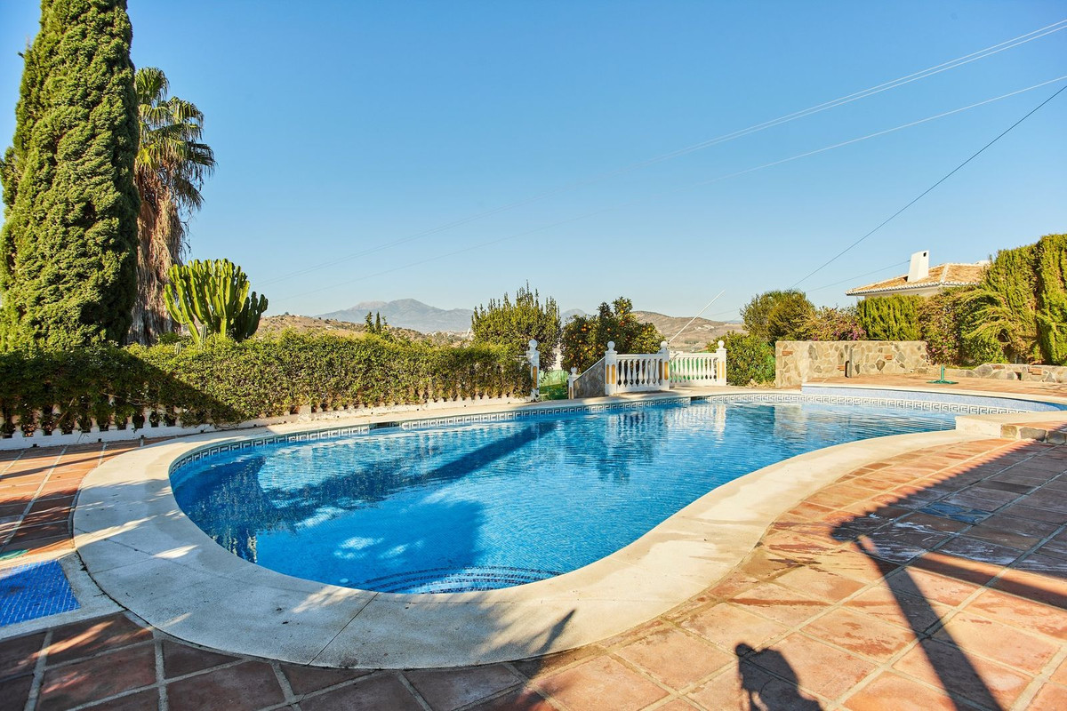 Villa zum Verkauf in Alhaurin el Grande Málaga