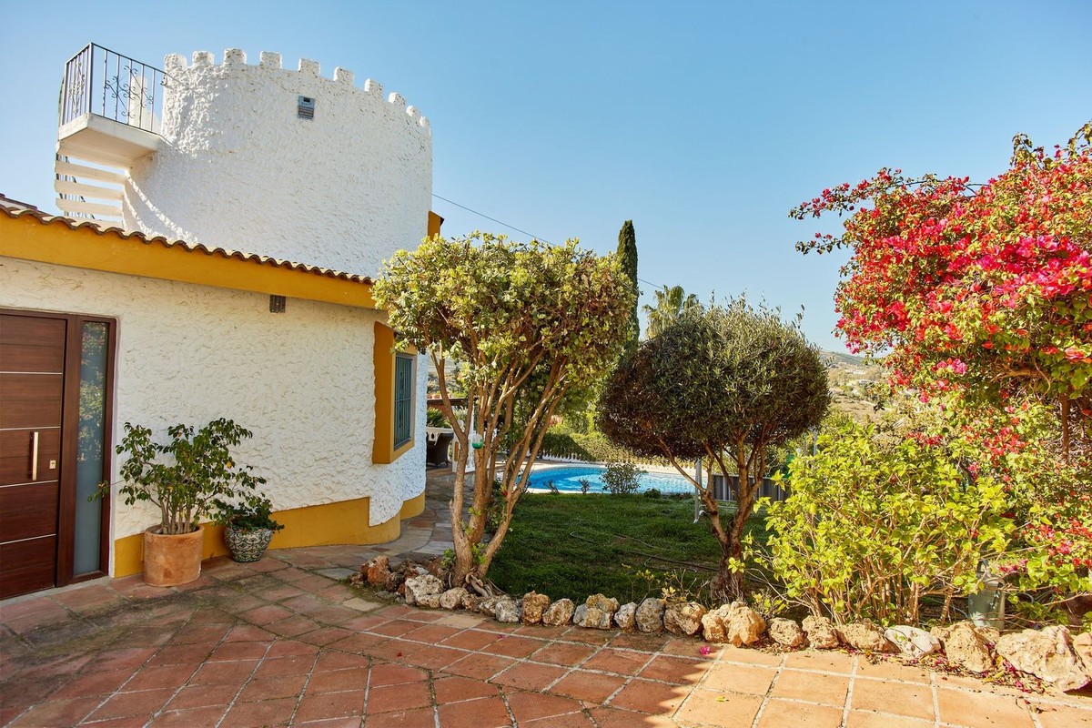 Villa for sale in Alhaurin el Grande Málaga