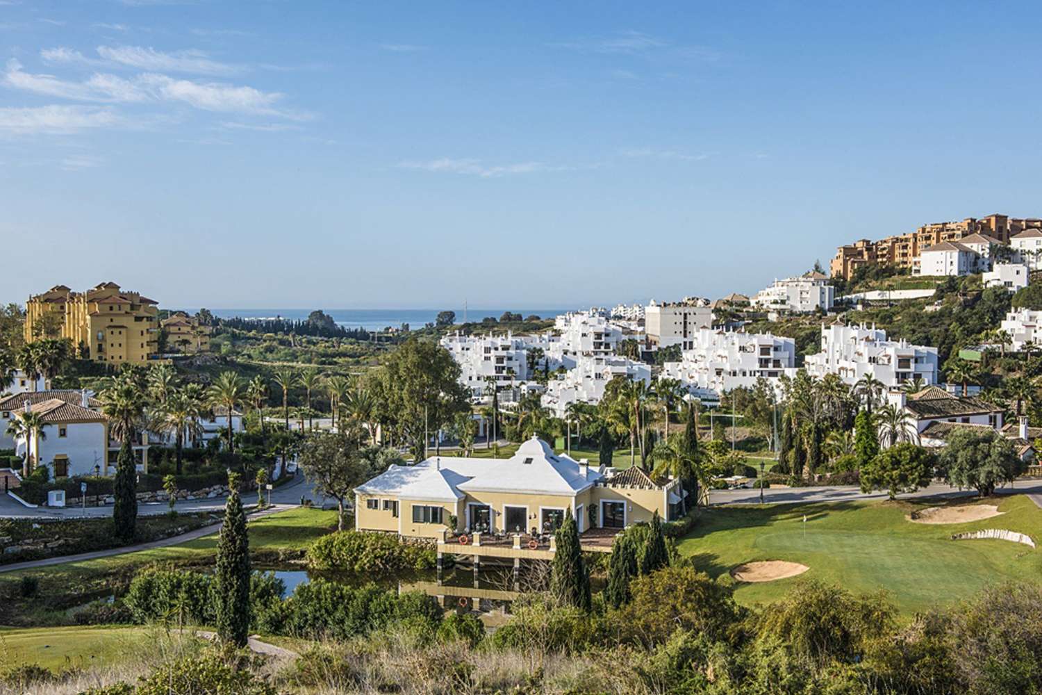 Frittliggende villa nær 3 golfbaner i Estepona