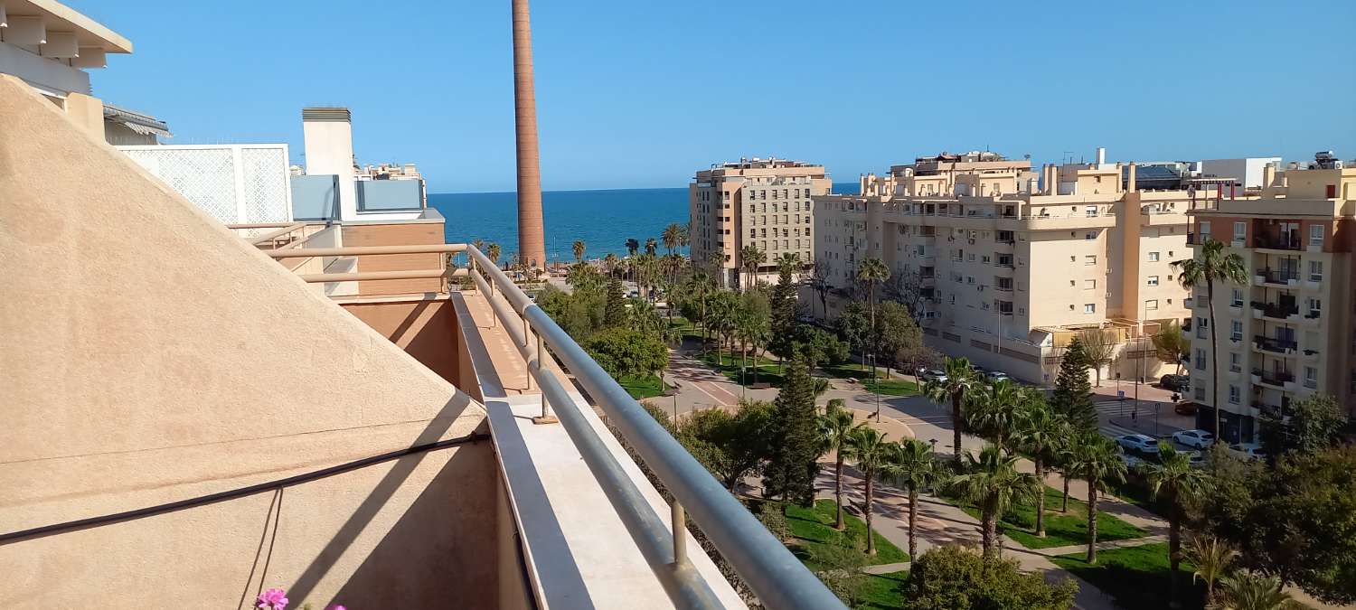 Prachtig penthouse op 200 m van het Poniente-strand in de hoofdstad van Malaga