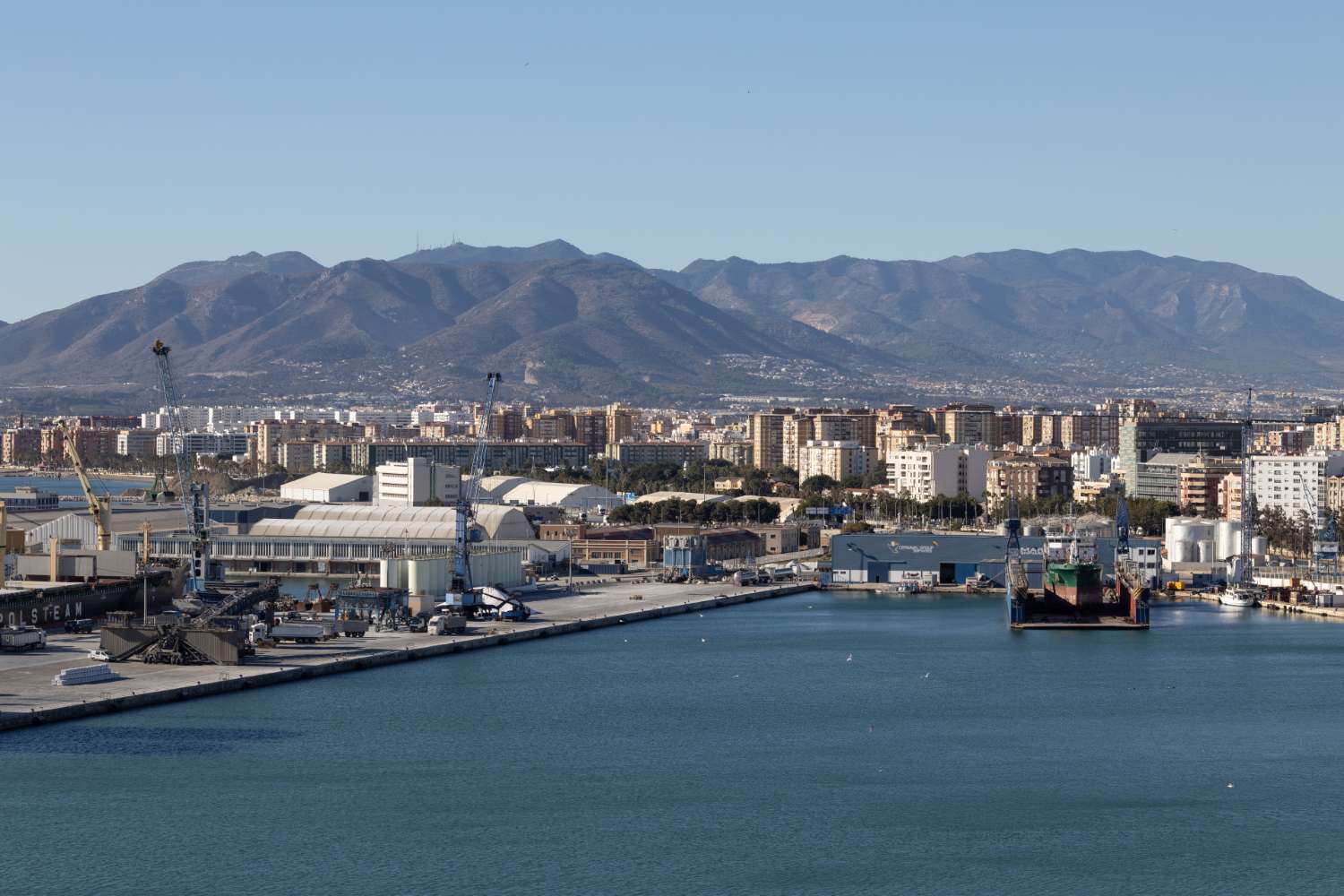 Pis amb vistes al Port i mar de Màlaga ciutat