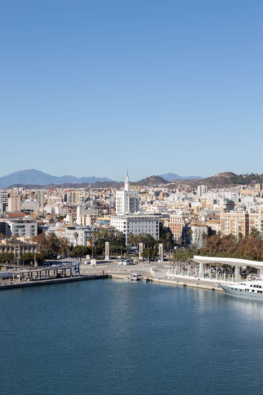 Pis amb vistes al Port i mar de Màlaga ciutat