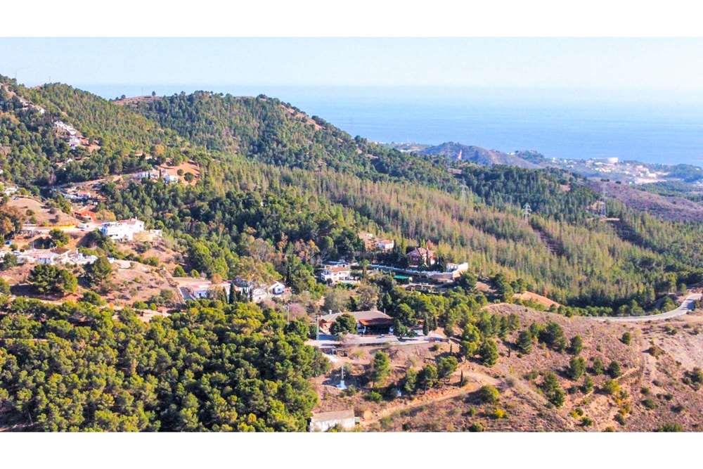Restaurant for sale in the mountains of Malaga with 58439 m2