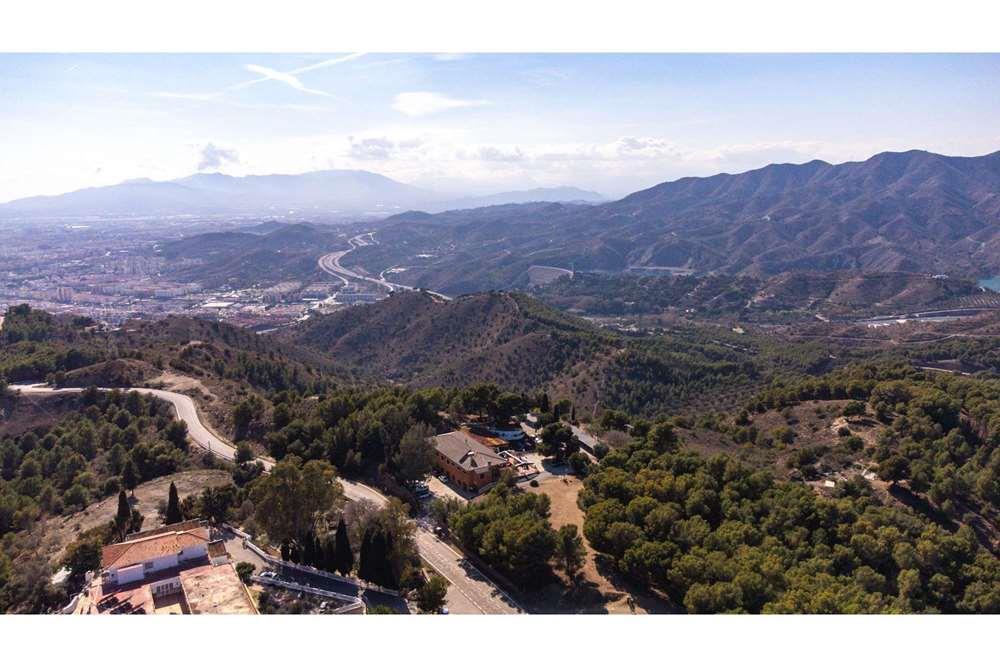 Restaurant te koop in de bergen van Malaga met 58439 m2