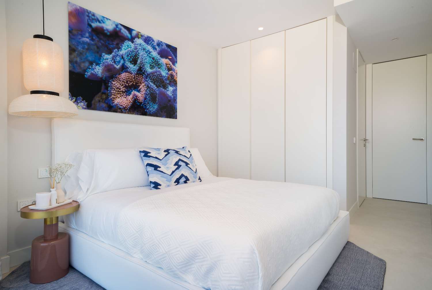 Fabuloso ático dúplex de 4 dormitorios con vistas panorámicas al mar. Interiorismo de Aalto incluido en el precio.