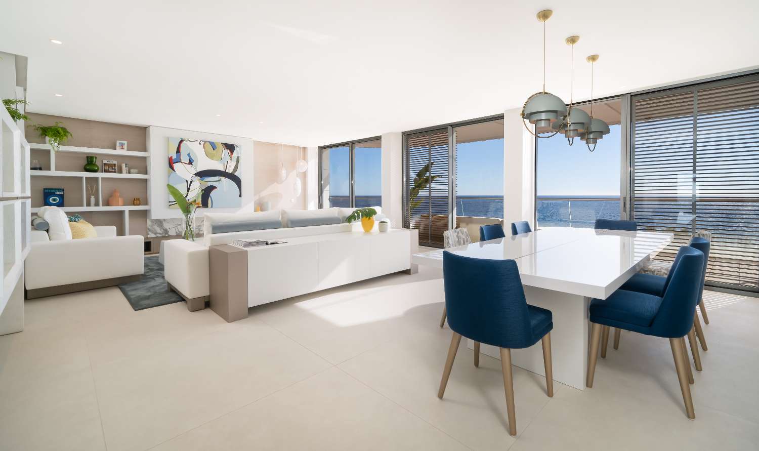 Fantastisk duplex 4-roms toppleilighet med panoramautsikt over havet. Interiørdesign av Aalto inkludert i prisen.