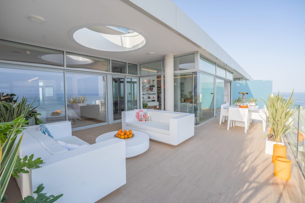 出售海景顶层公寓，距离海滩 50 m 贝纳尔马德纳海岸马拉加