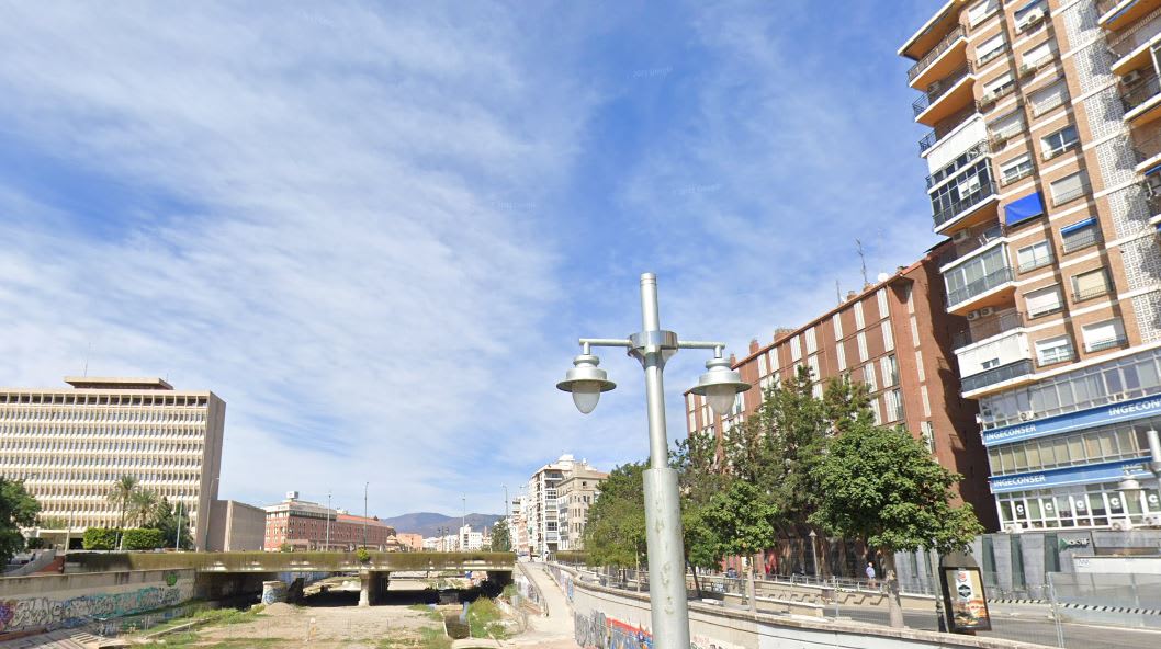 Venta local comercial y oficinas  en centro de Málaga