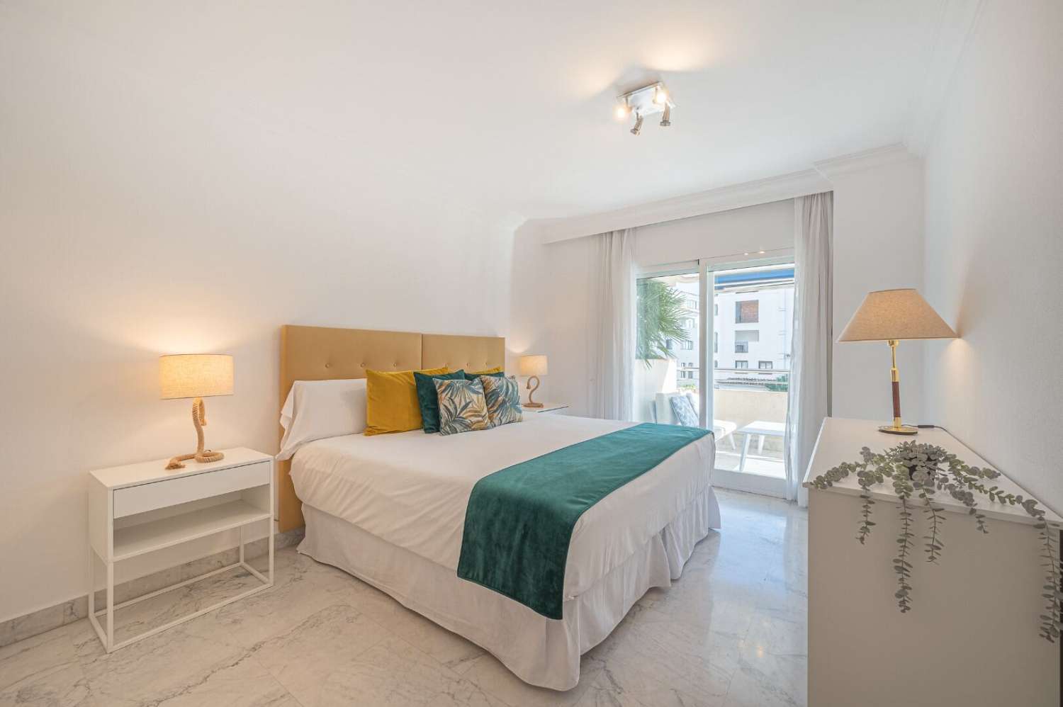 Apartment for sale in Puerto Banus Marbella
