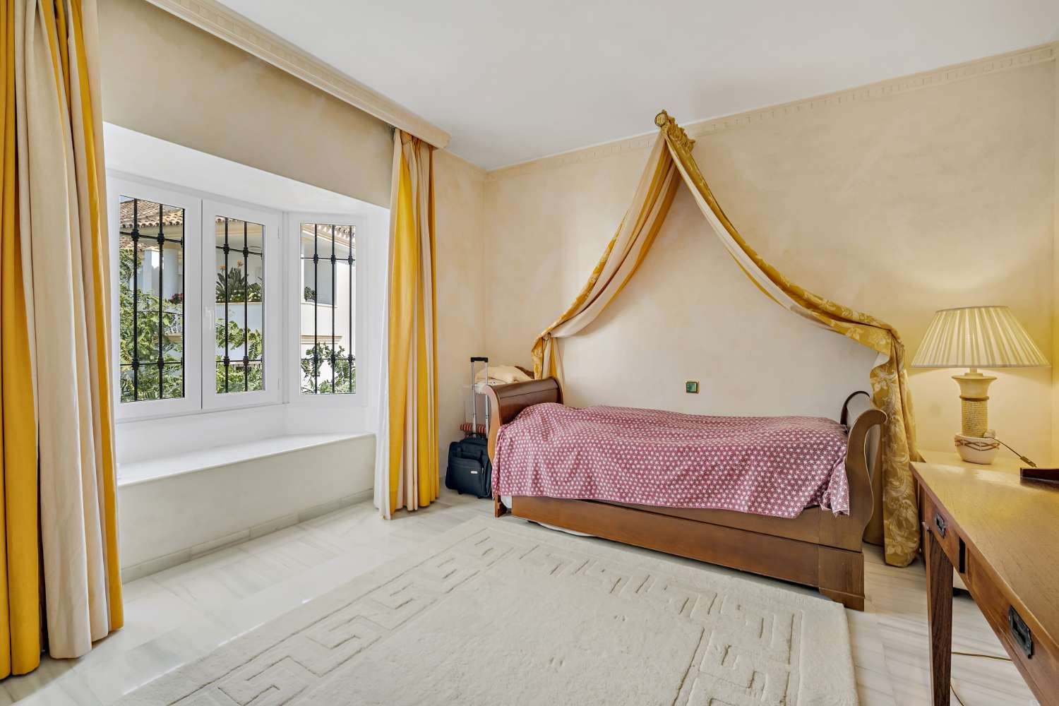 Apartamentua salgai in Nagüeles-Milla de Oro (Marbella)