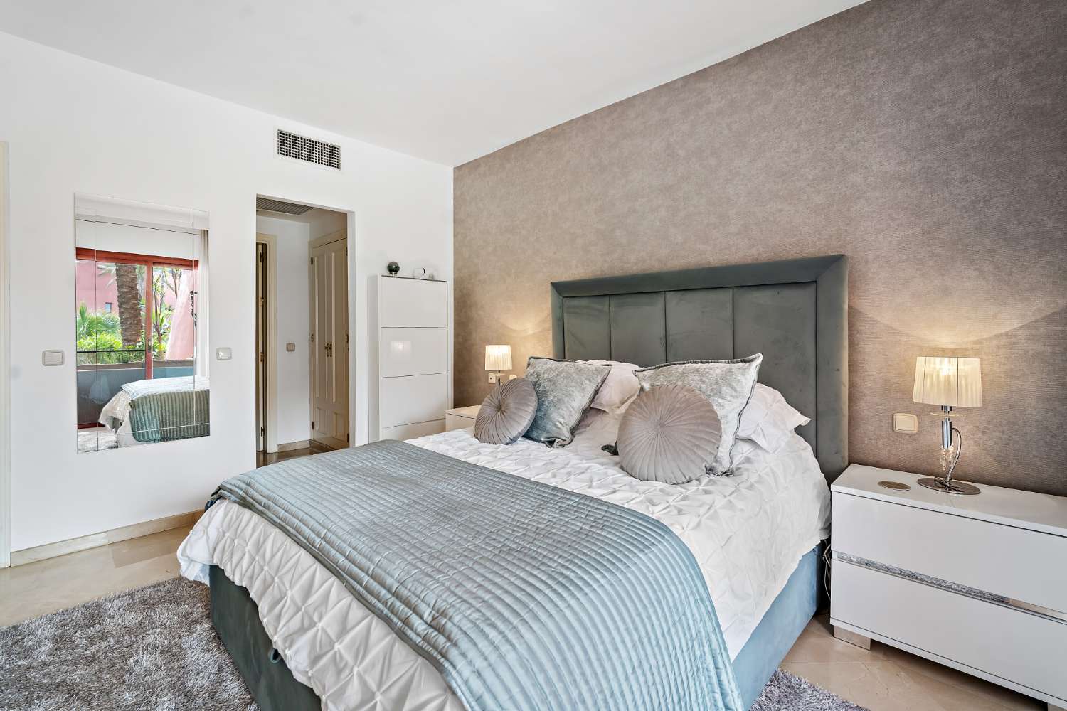 Appartement te koop in Menara Beach, New Golden Mile Estepona