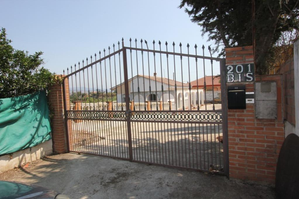 Onafhankelijke villa te koop in Alhaurin de la Torre