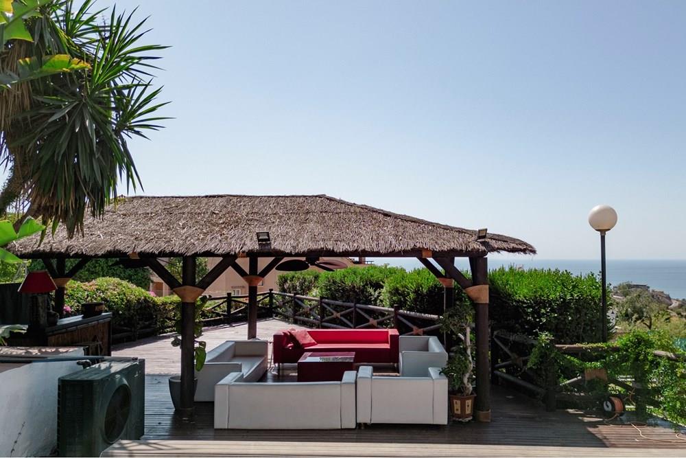 Villa à vendre avec vue panoramique dans la ville de Benalmadena
