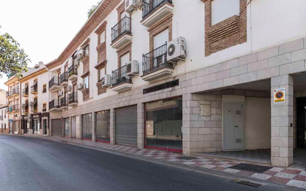 Isot avotilat myytävänä Granadassa
