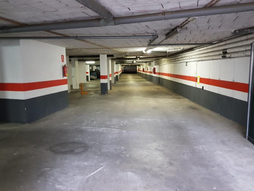 Garageruimte te koop in woonwijk Arenal Marbella