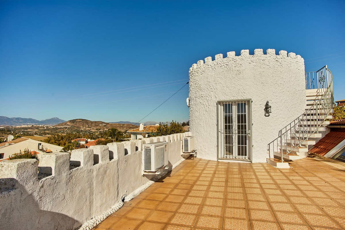 Vila na prodej v Alhaurin el Grande Málaga