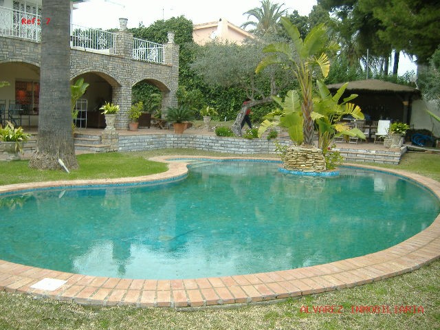 Villa en venta en Churriana (Málaga)